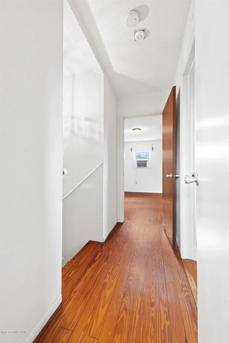 Photo of 1285 Hall Road