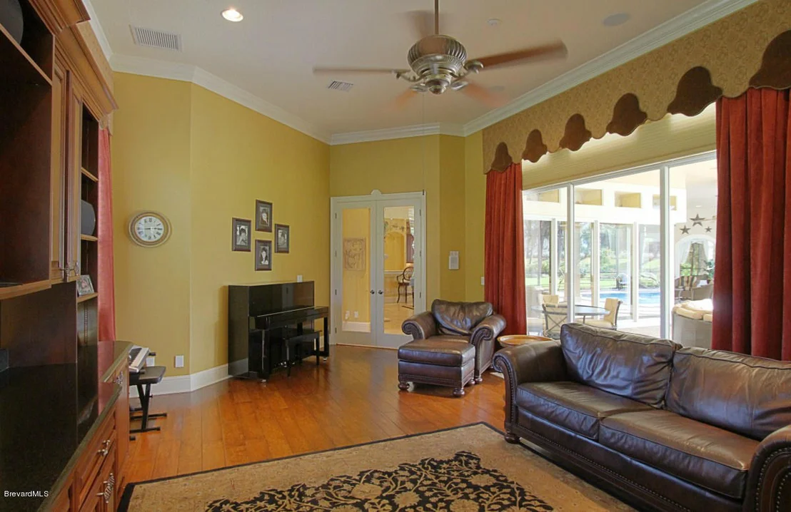 Photo of 4410 Chiming