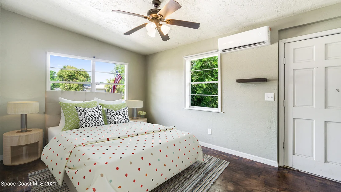 Photo of 7535 Sheridan Road