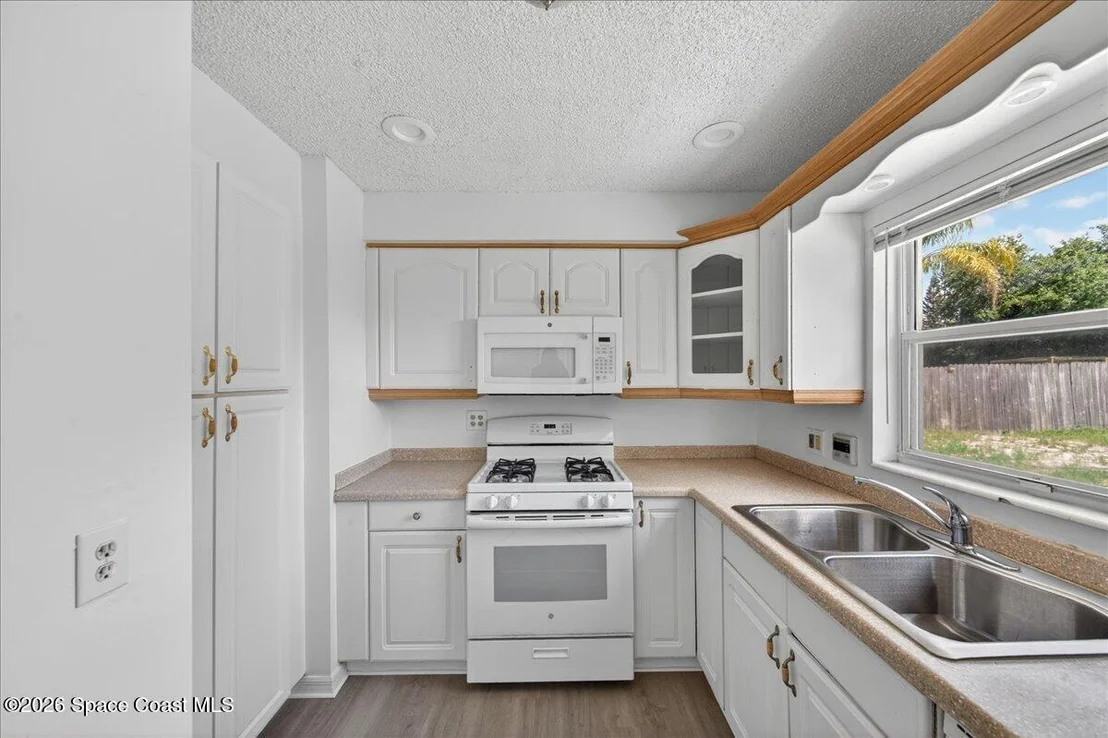 Photo of 2804 Kenyon Avenue
