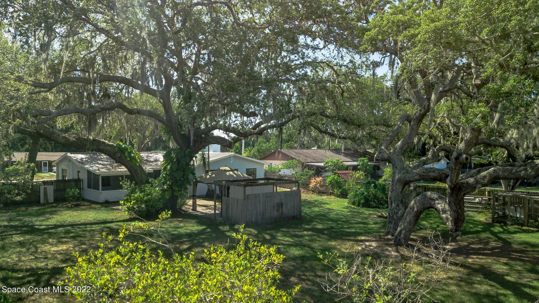 Photo of 2777 Pine Avenue
