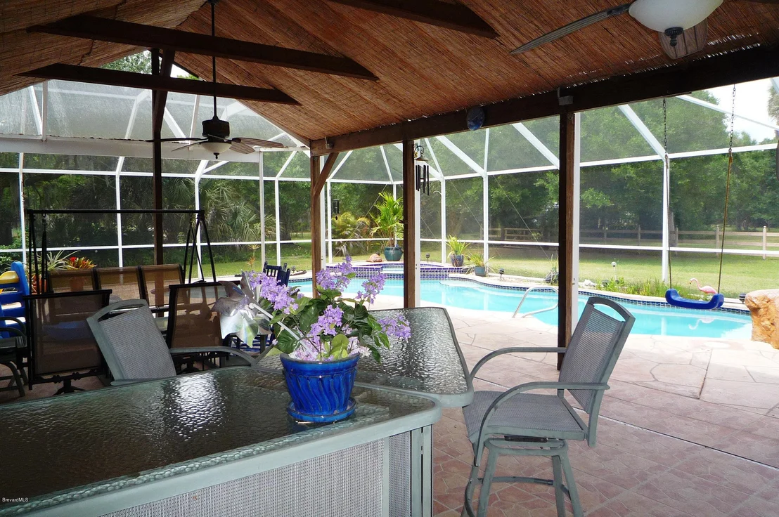 Photo of 3330 Aurora Road