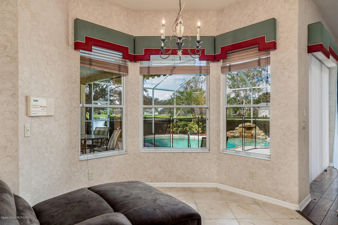 Photo of 5800 Sheffield Place