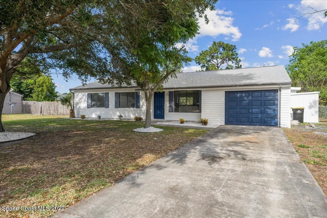 Photo of 1365 Wayside Court NE