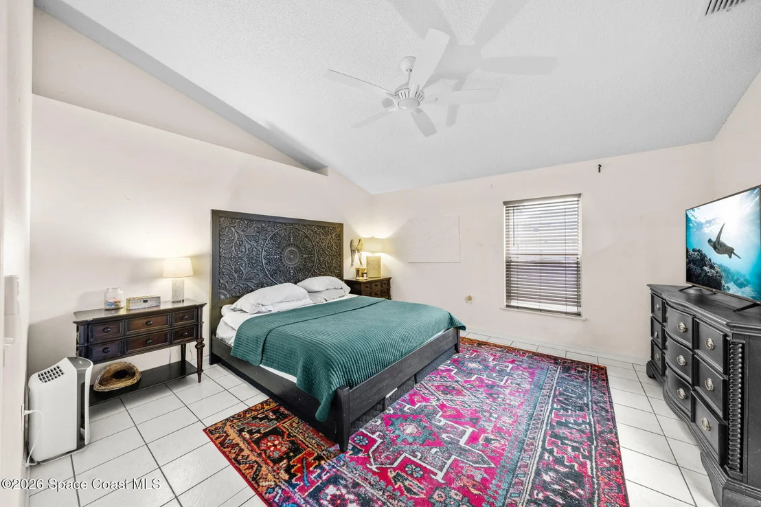 Photo of 1272 White Oak Circle