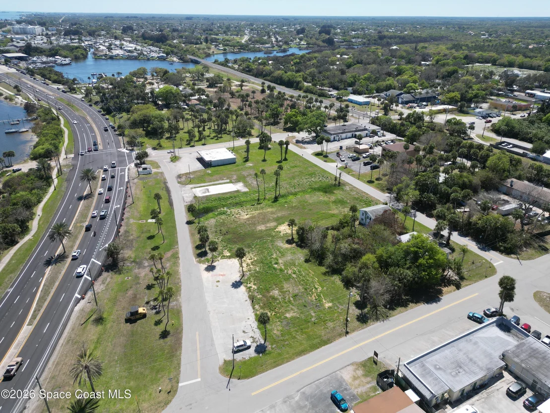 Photo of 1568 Water Drive NE