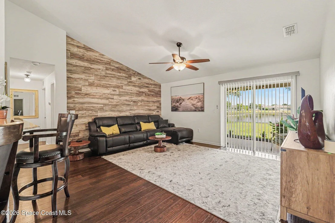 Photo of 325 Abernathy Circle SE