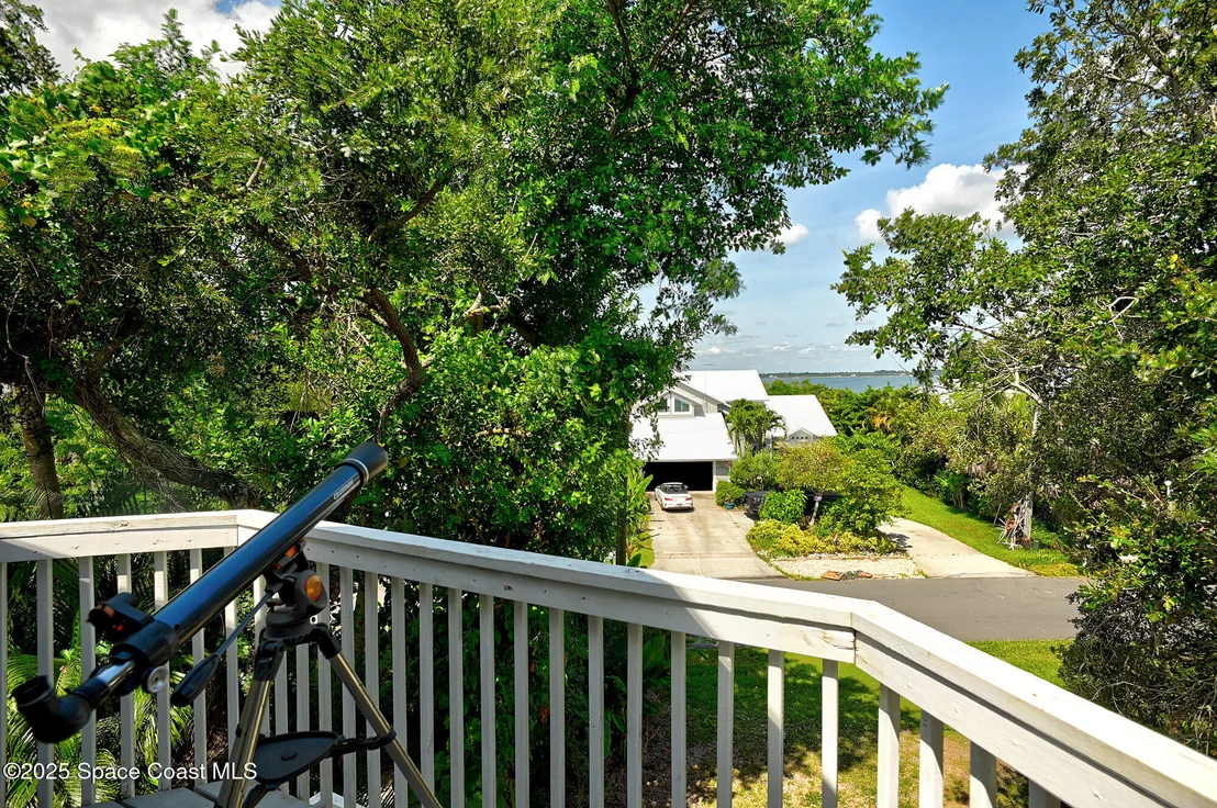 Photo of 5875 Riverside Drive