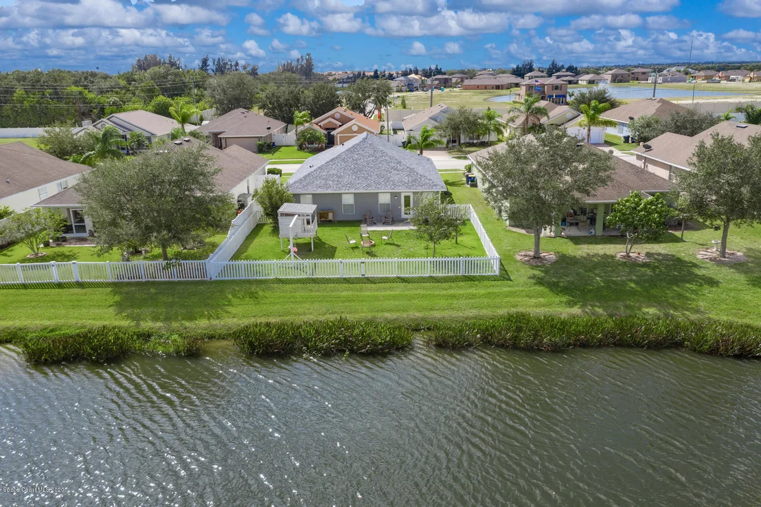Photo of 2331 Bridgeport Circle