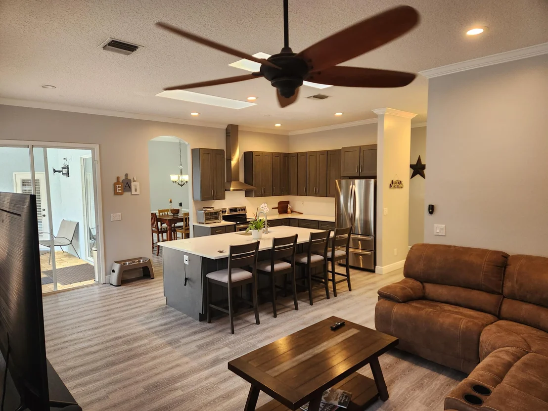 Photo of 5050 3rd Manor