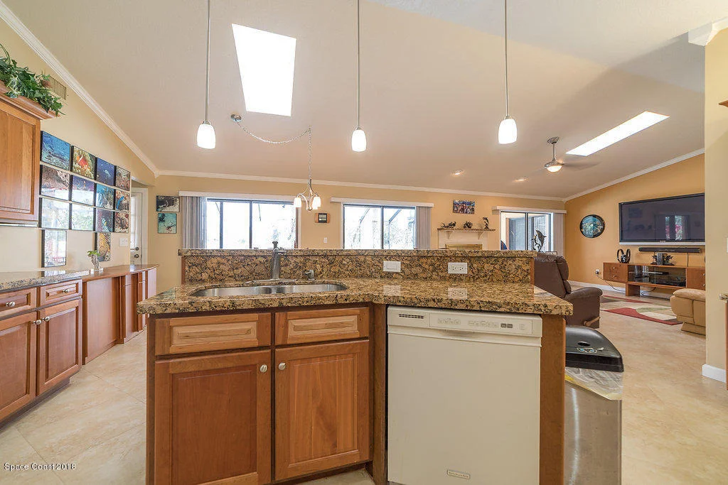 Photo of 1401 Meadowbrook Road NE