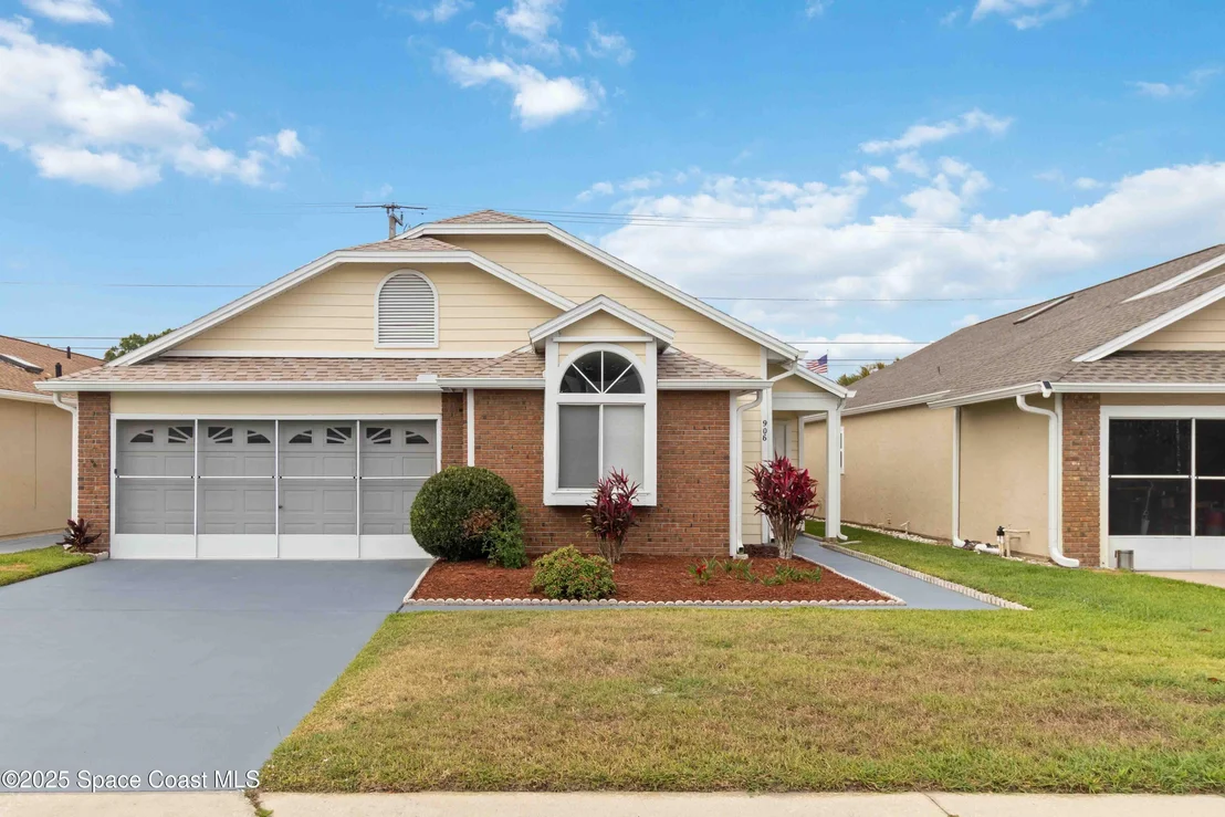 Photo of 906 S S Fork Circle
