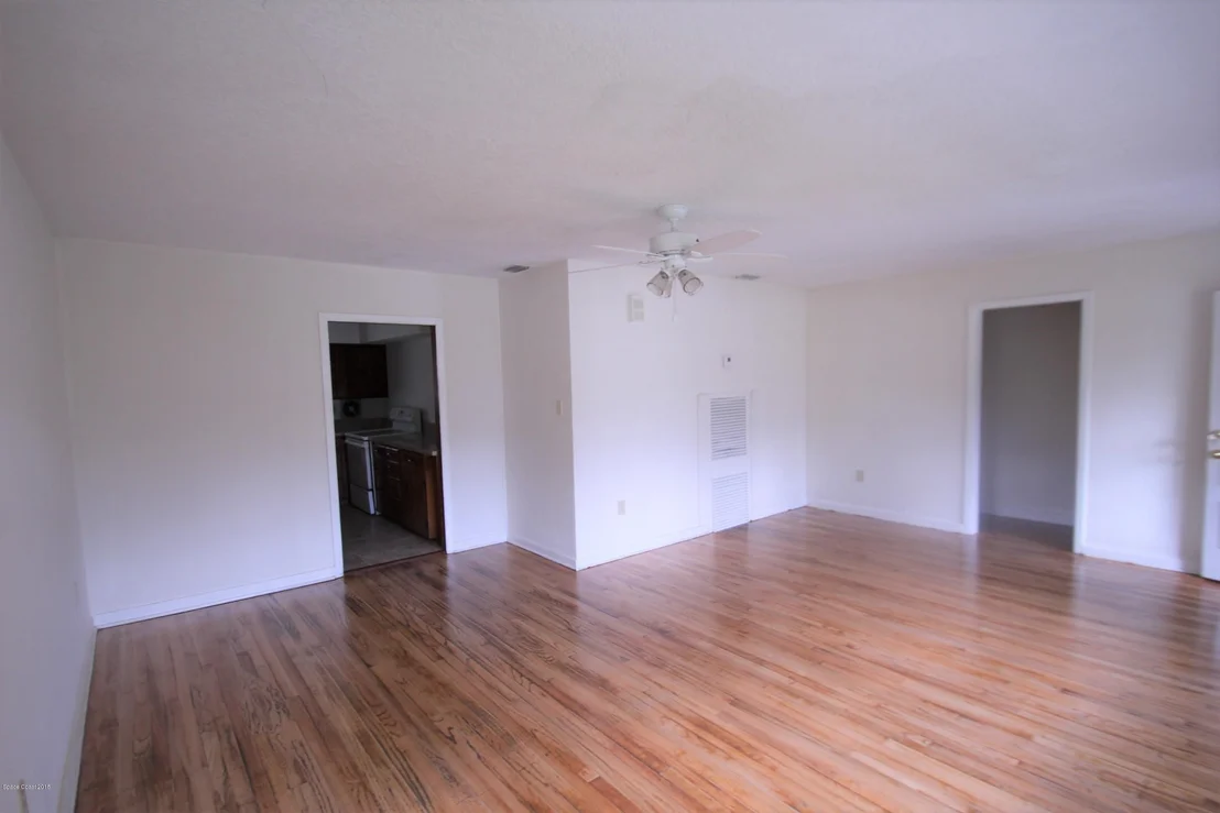 Photo of 1616 Airport Boulevard