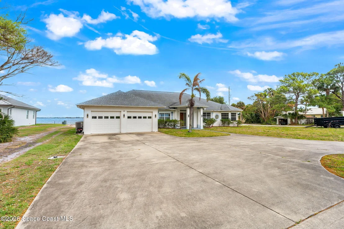Photo of 2729 Pineapple Avenue