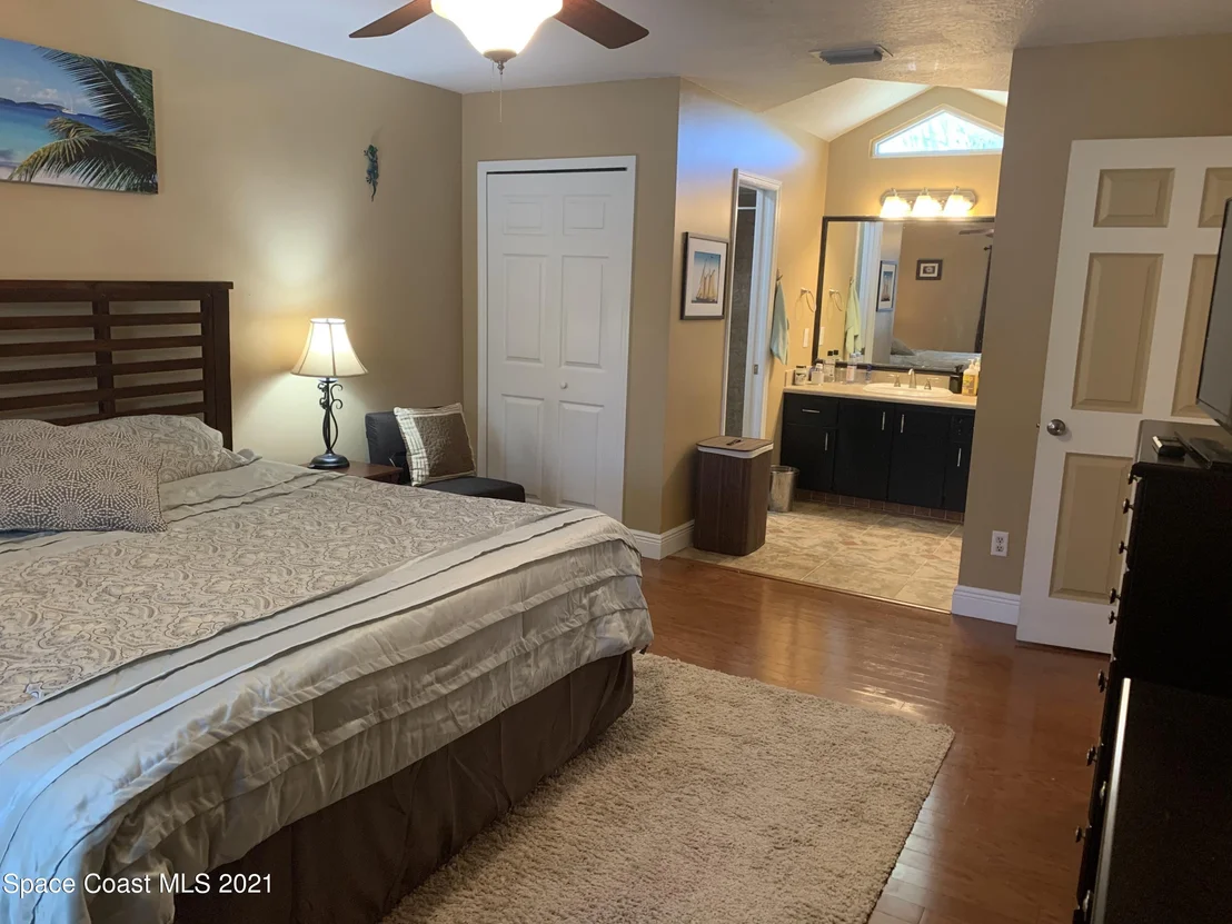 Photo of 6565 Dock Avenue