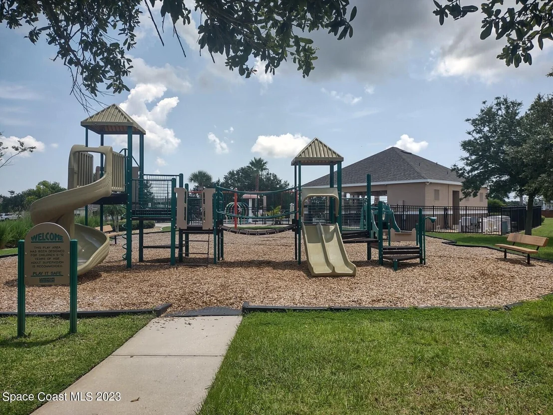 Photo of 1471 Bridgeport Circle