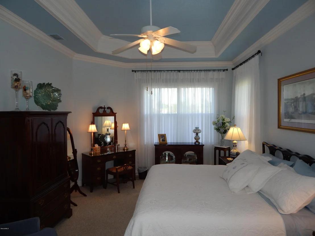 Photo of 211 SE Devlin Court