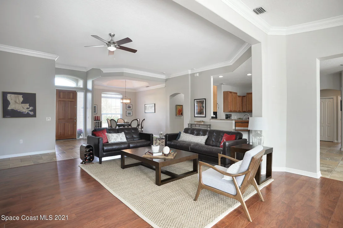 Photo of 145 Eighth Avenue