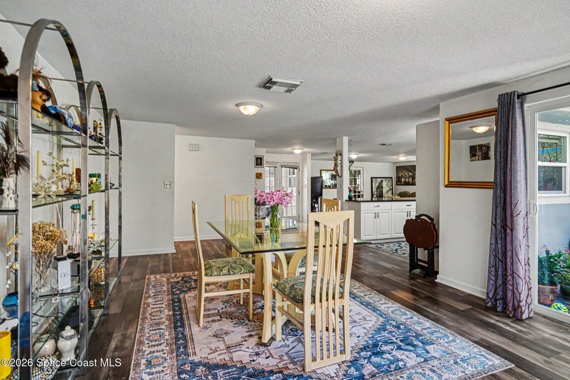 Photo of 427 Lynn Avenue