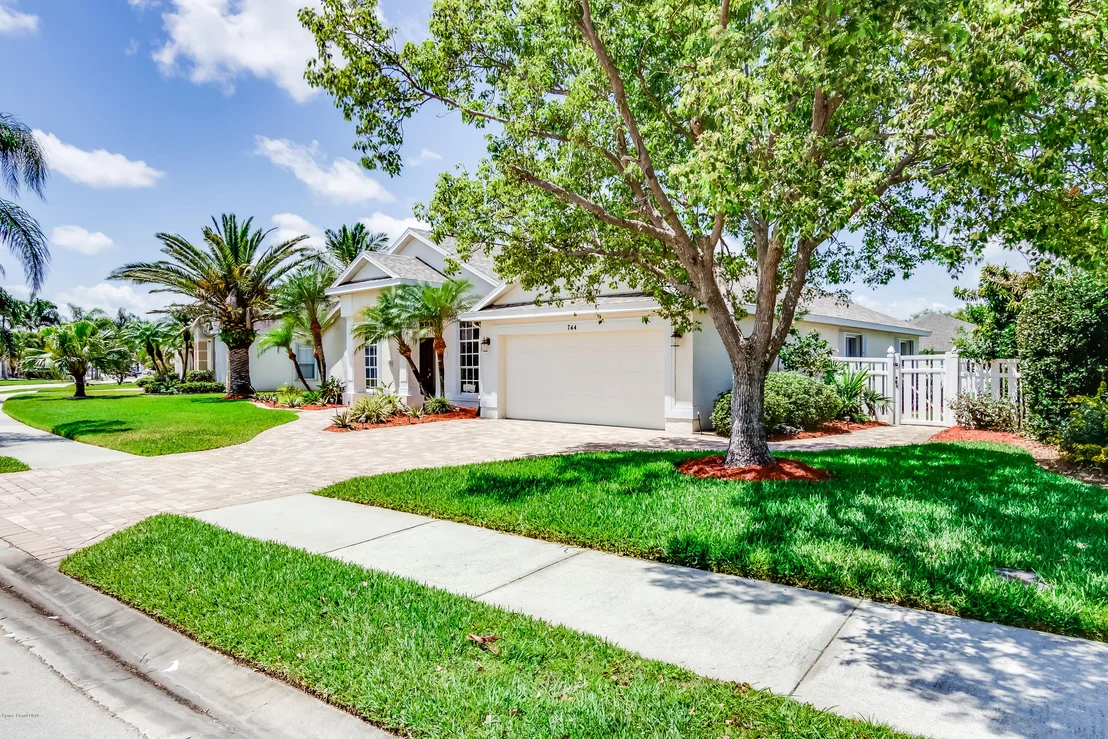 Photo of 744 Carriage Hill Road