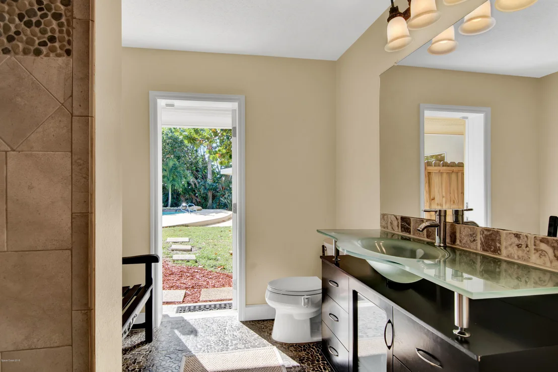 Photo of 413 Sunset Boulevard