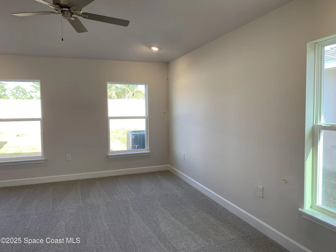 Photo of 985 Kylar Drive NW