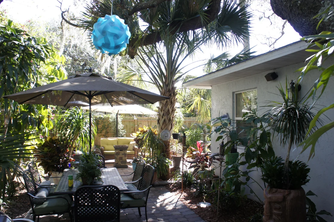 Photo of 555 Old Oak Street