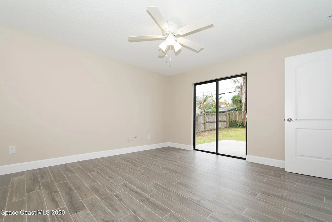 Photo of 987 Pineland Drive