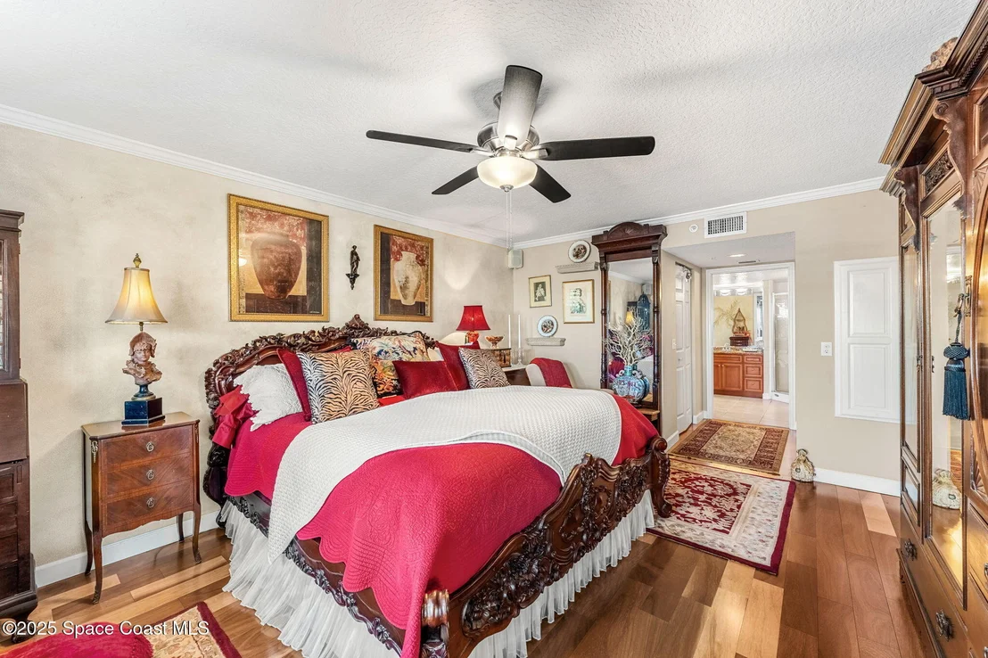 Photo of Unit 301 at 100 Riverside Drive