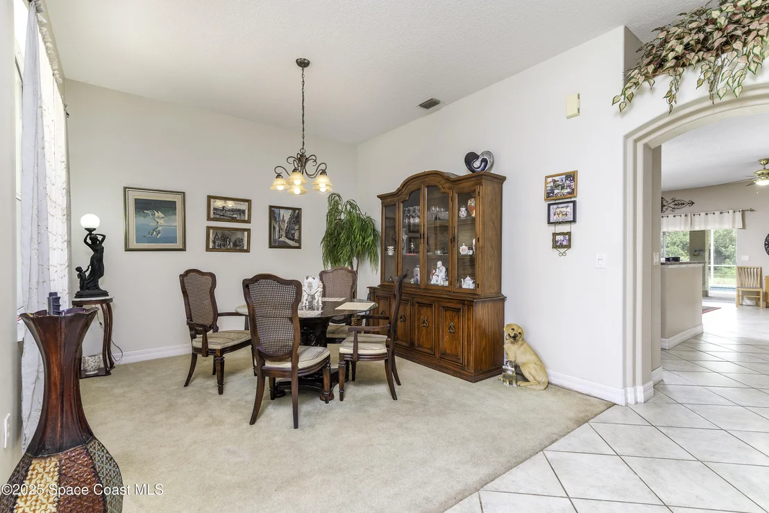 Photo of 386 Valencia Road
