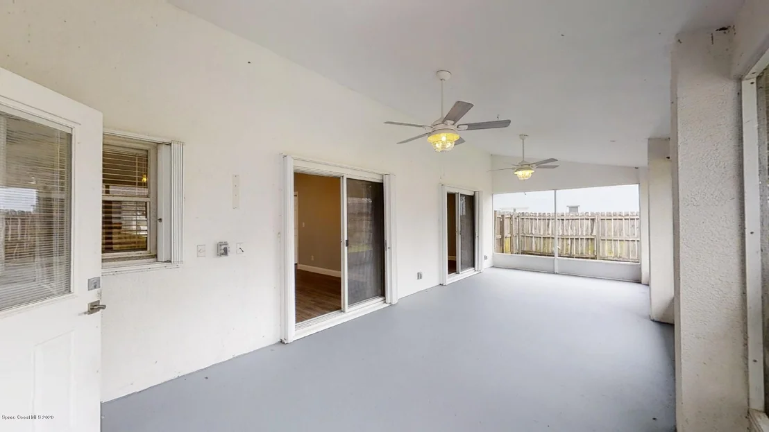Photo of 925 Pelican Lane