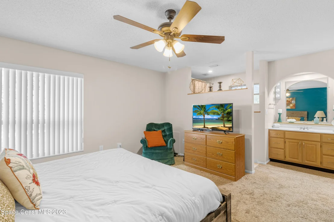 Photo of 1113 Cromey Road NE
