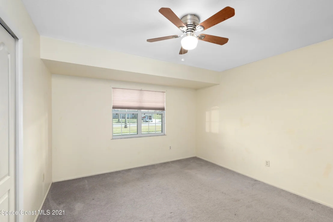 Photo of 859 Riviera Drive NE