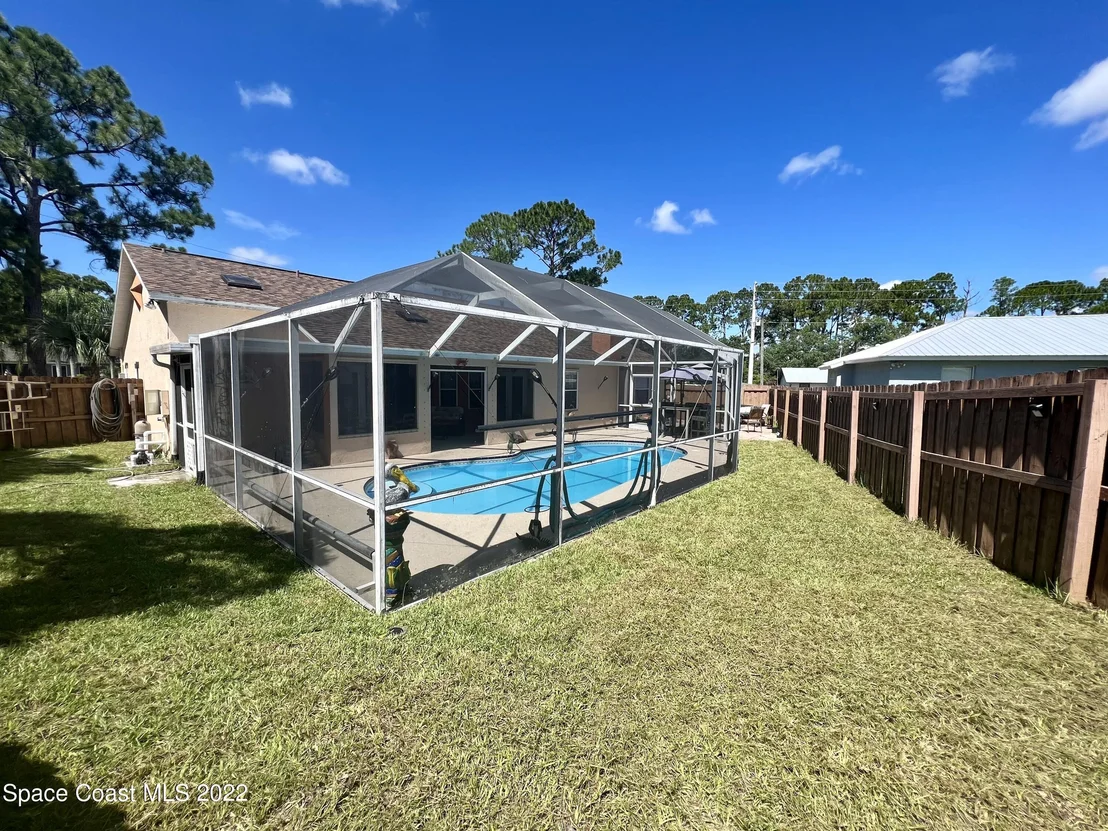 Photo of 6553 Cedar Avenue