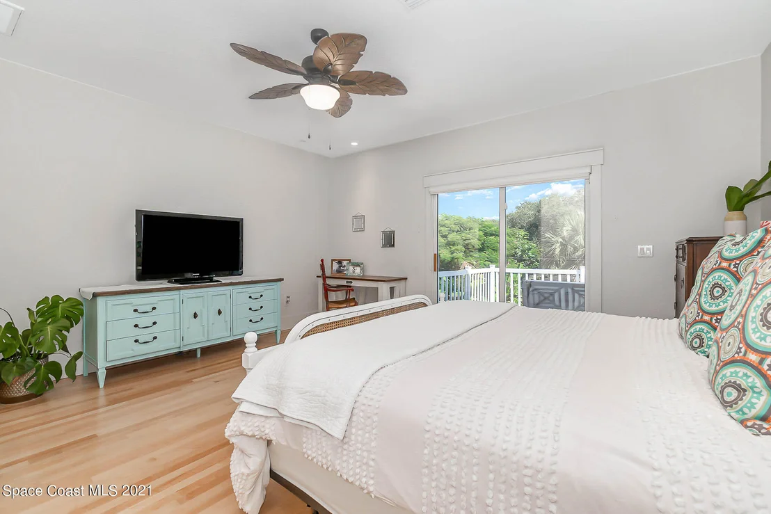 Photo of 250 Heron Drive