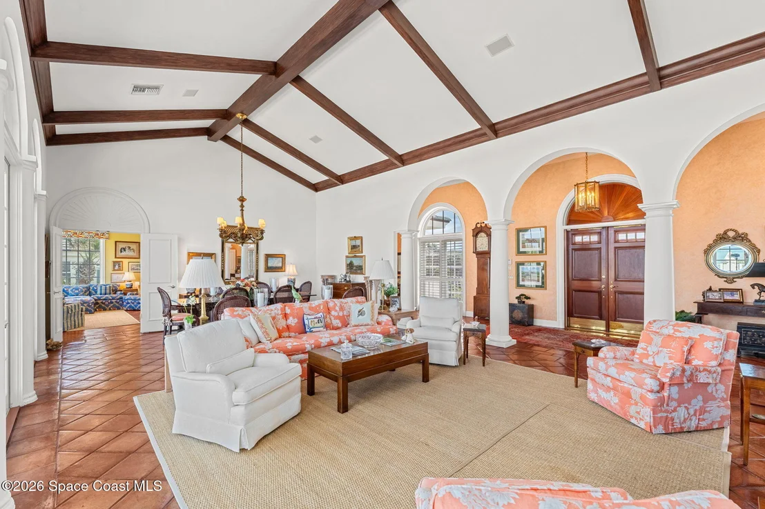 Photo of 680 Ocean Road