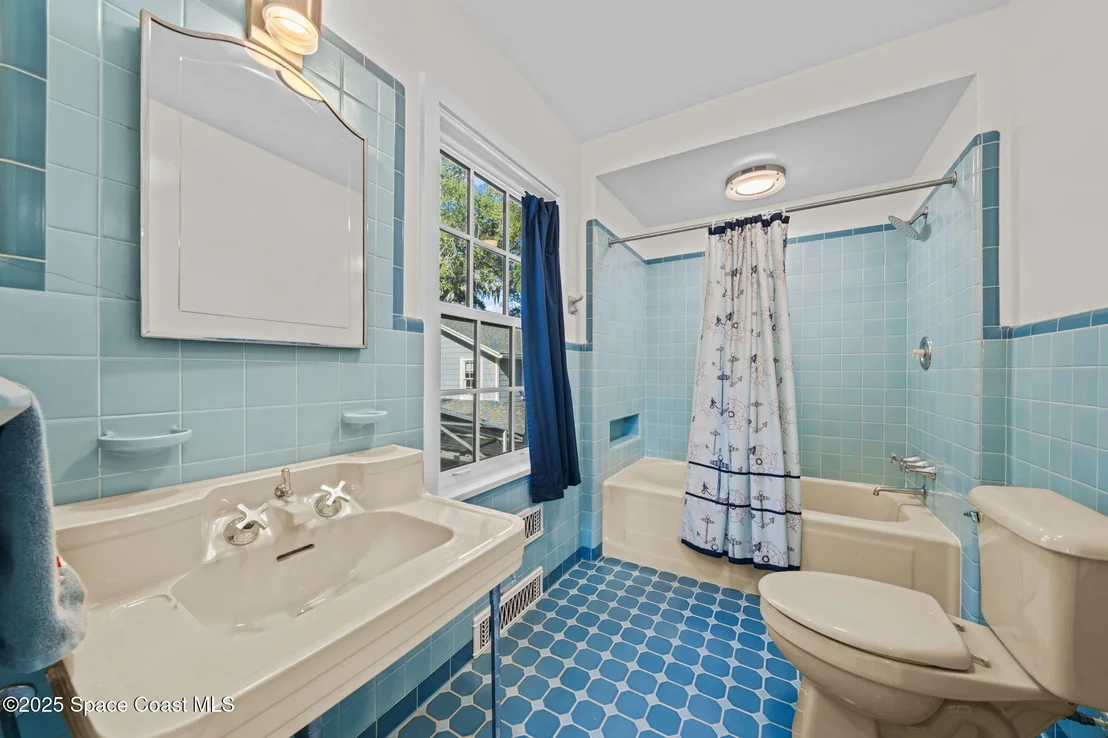 Photo of 875 N Indian River Drive