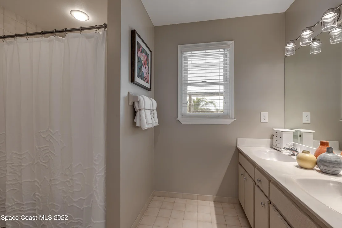 Photo of 521 Nightingale Drive