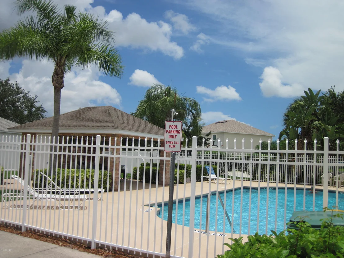 Photo of 1159 White Oak Circle