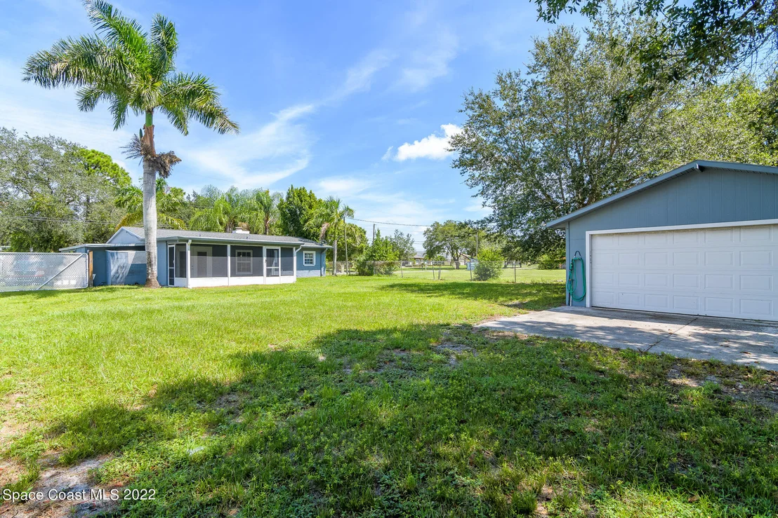 Photo of 1861 Trimble Road