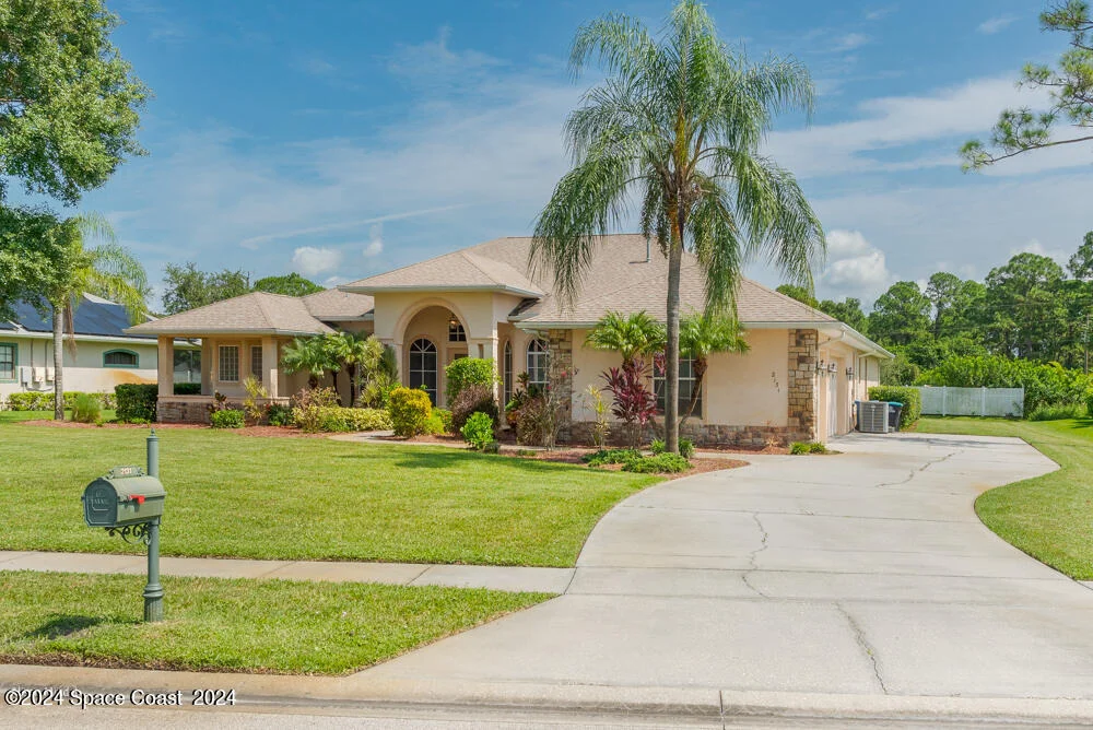 Photo of 2131 Windbrook Drive SE