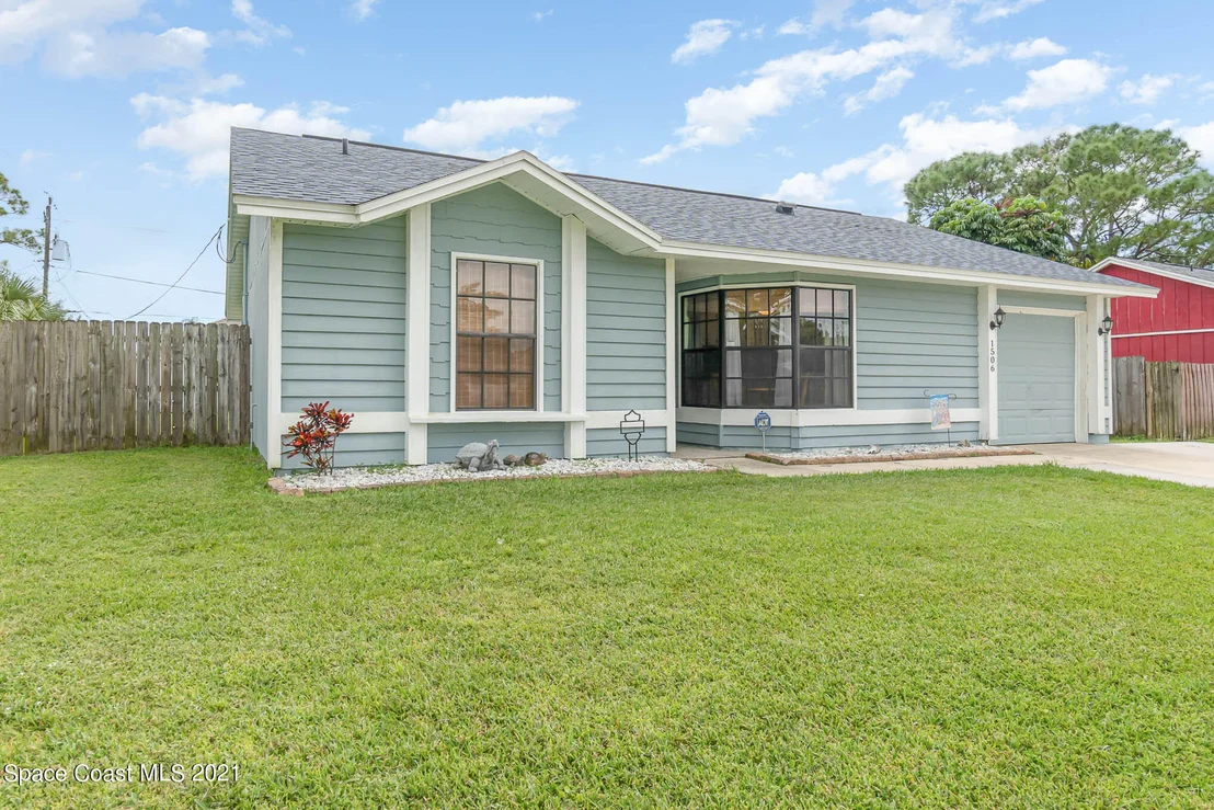 Photo of 1506 Pace Drive NW