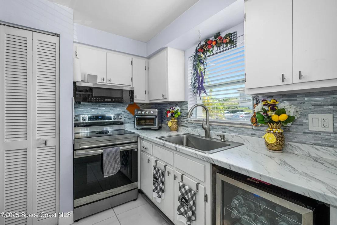 Photo of Unit 4H at 2500 Eagle Drive