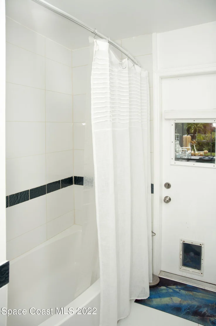 Photo of 968 Pelican Lane