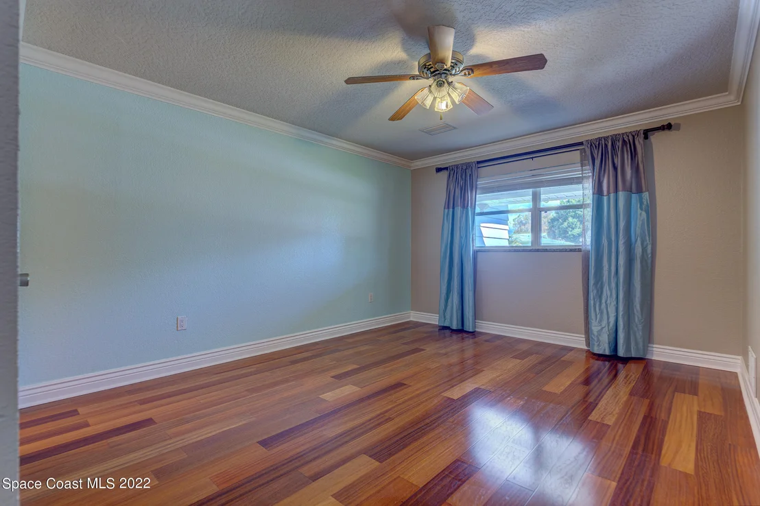 Photo of 877 Westport Drive