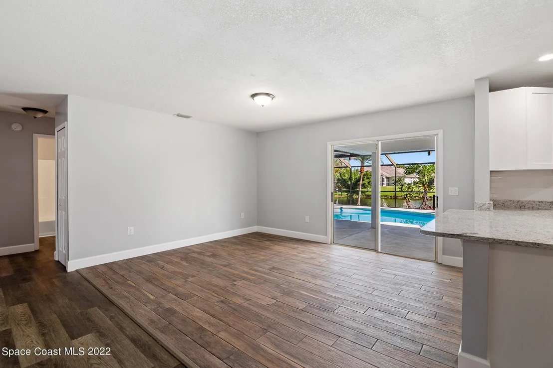 Photo of 1344 Heritage Acres Boulevard