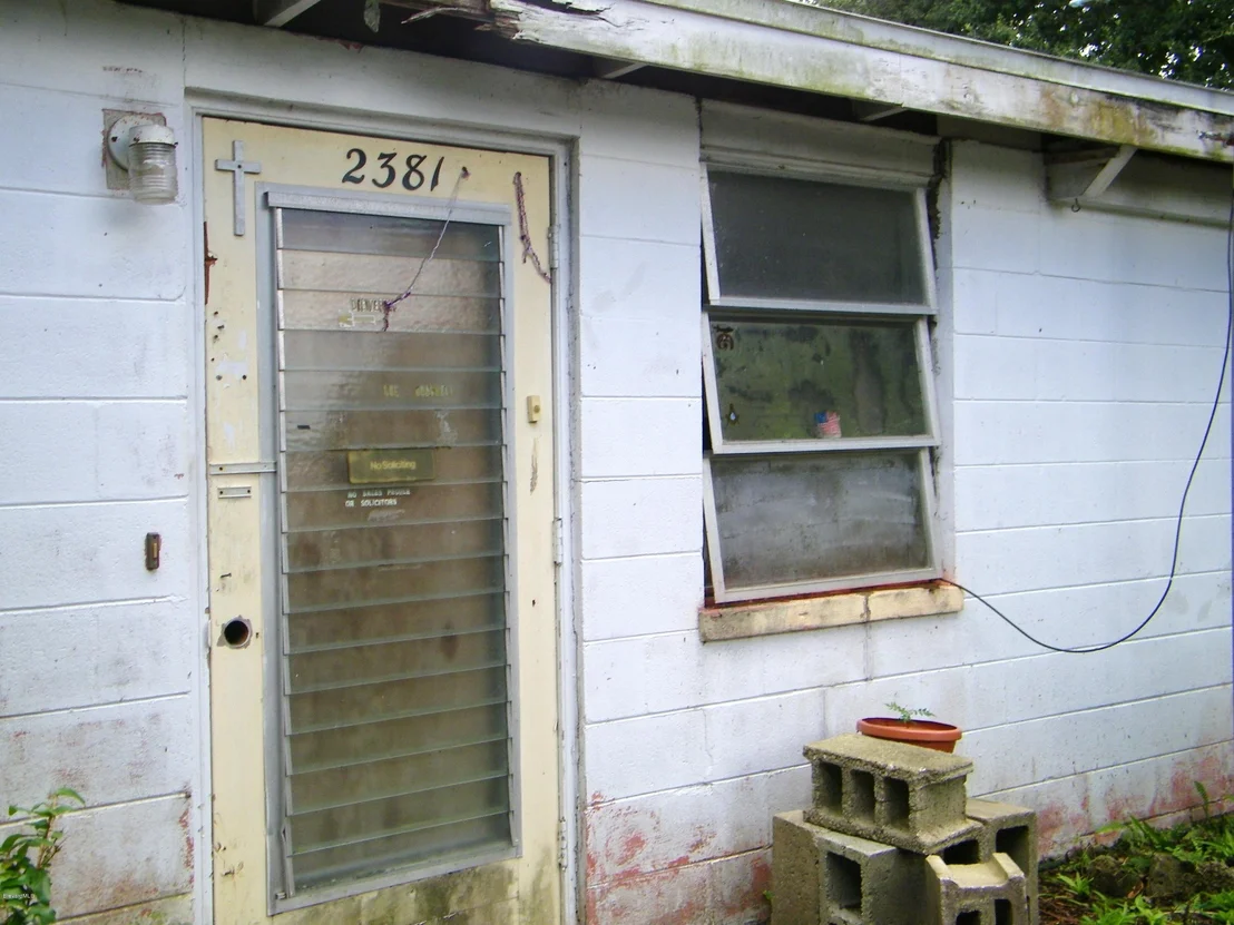 Photo of 2381 Burns Avenue