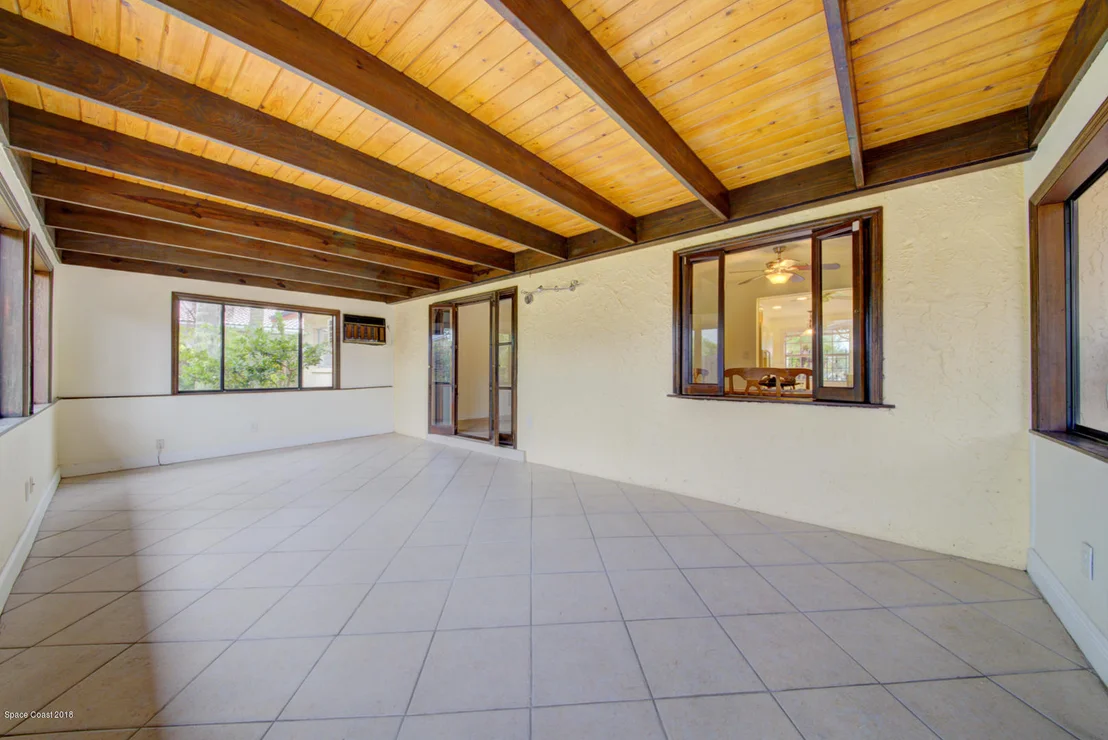 Photo of 356 Dorset Drive