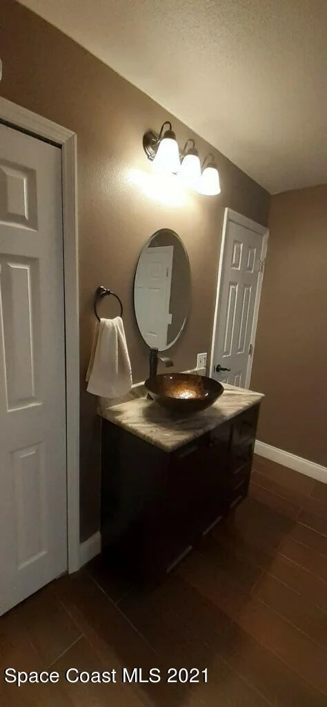 Photo of 1298 Hollywood Drive