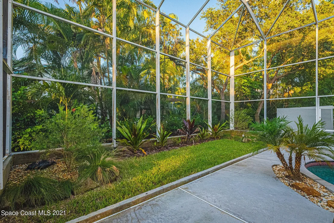Photo of 472 Peregrine Drive